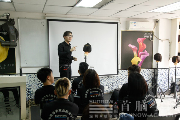 首脑学院|湖校区学习(fn)氛围